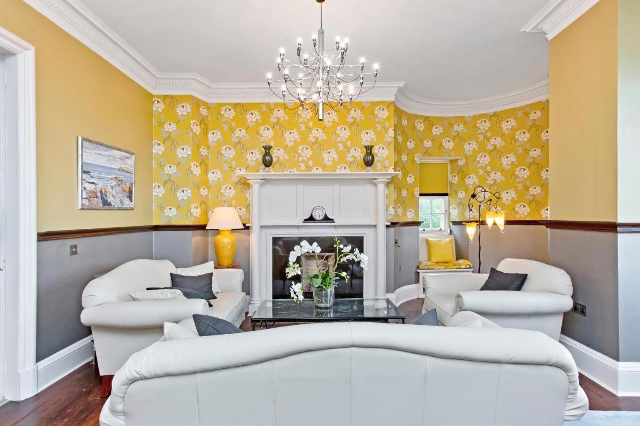 Luxury 3-Bedroom Apartment With Stunning Views At Ramsay Garden Edimburgo Exterior foto